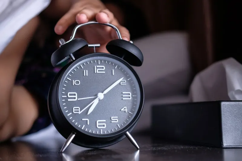 O Inimigo das 6h da Manhã: Como Atletas Brasileiros Vencem a Batalha Contra o Travesseiro