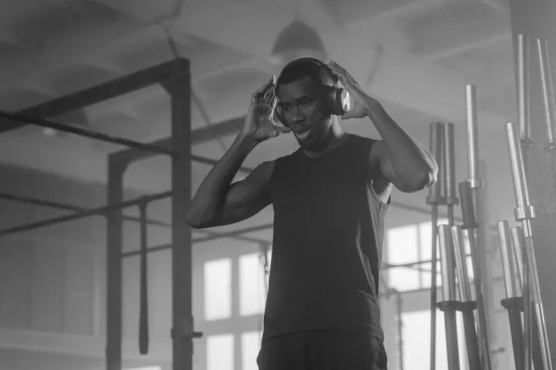 Os Sons que Acordam Campeões: Como Atletas Brasileiros Usam a Música para Dominar o Dia Antes de Começar